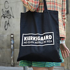 La tote bag esistenzialista Kierkegaard non è un mobile di Ikea