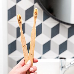 Set di 2 spazzolini da denti in bambù 