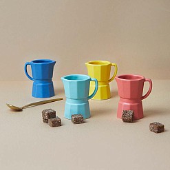 Set di tazze da caffè espresso a forma di macchina da caffè