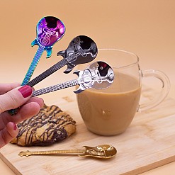 Cucchiaini da caffè a forma di chitarra elettrica. Coffee & Rock