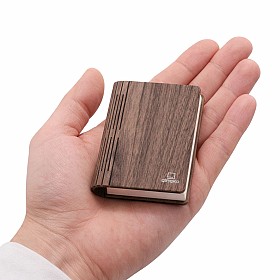 Mini lampada a forma di libro che si illumina quando viene aperta