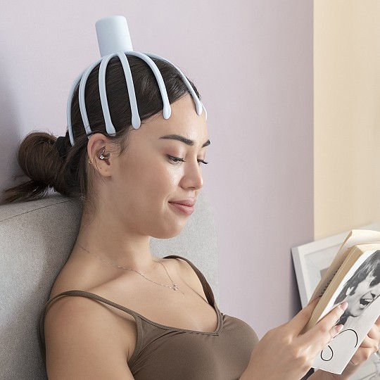 Il massaggiatore elettrico per la testa Helax è molto comodo da usare.