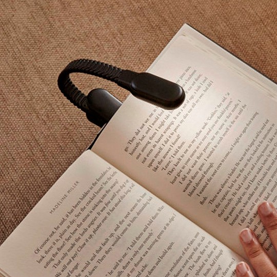 Una lampada da lettura ricaricabile con luce LED