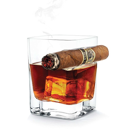 Bicchiere da whisky con poggia sigari