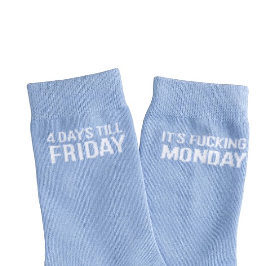 I calzini del lunedì sono di colore blu