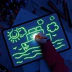 PintaFluo, la lavagna per disegnare con la luce