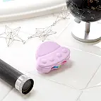 Ha la forma di un UFO viola e profuma di frutti di bosco.