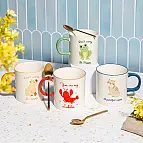 Tazza in porcellana con animale