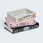 Misura 12,7 x 17,8 x 9,5 cm.