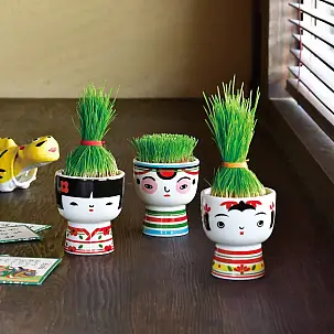Mini vaso Kokeshi con kit per la coltivazione dell'erba