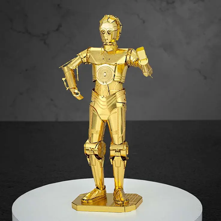Un kit per costruire C-3PO