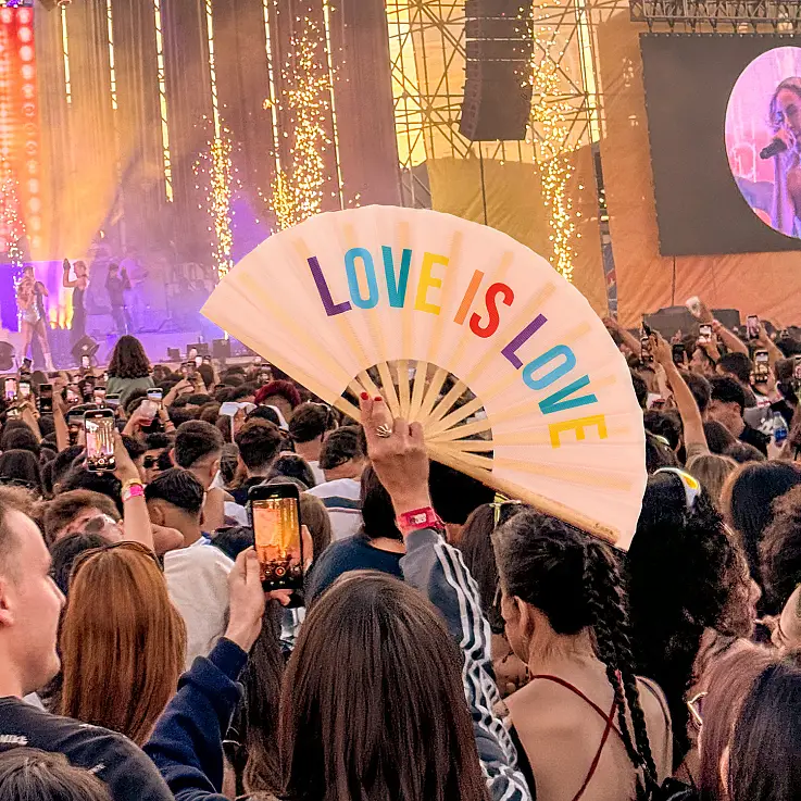 Un messaggio di rivendicazione, l'amore è amore