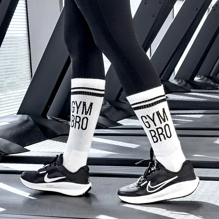 Bianco con il messaggio "Gym bro".
