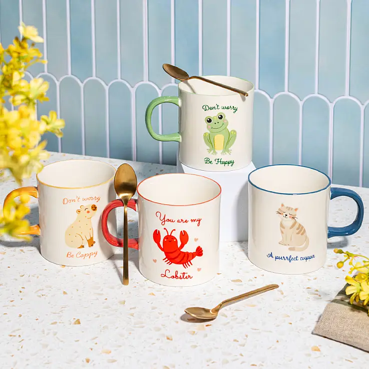 Tazza in porcellana con animale