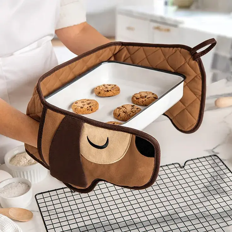 Guanti da cucina a forma di bassotto