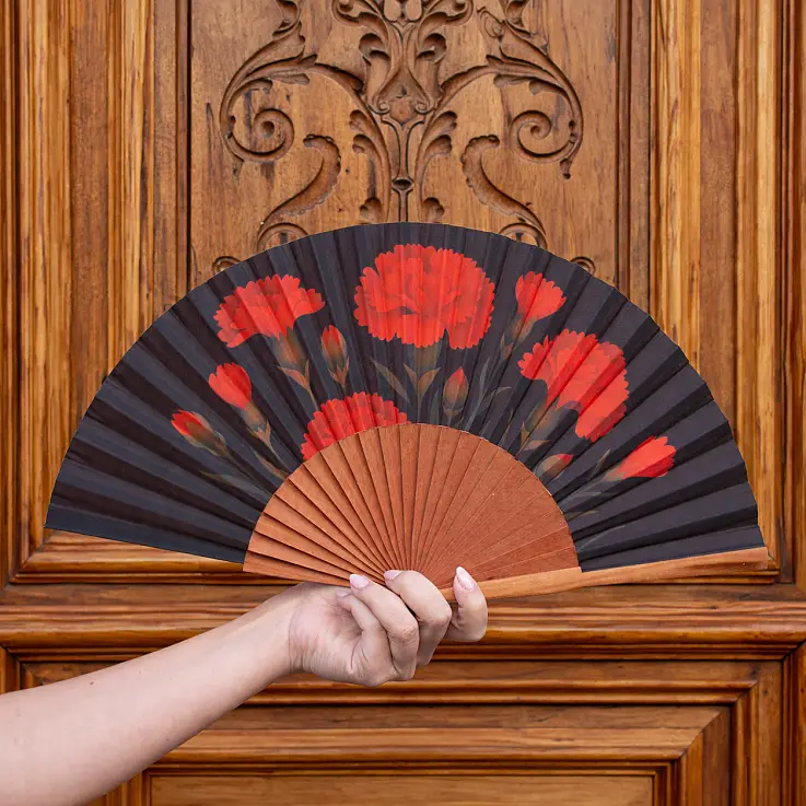 Ventaglio originale con stampa di garofani