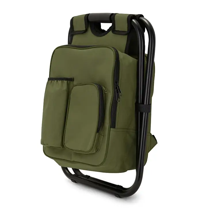 Presenta 2 tasche esterne sul davanti e 1 tasca sul retro